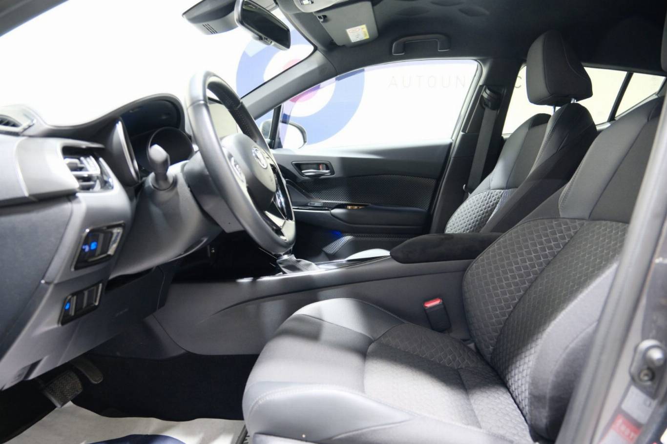 TOYOTA C-HR 21