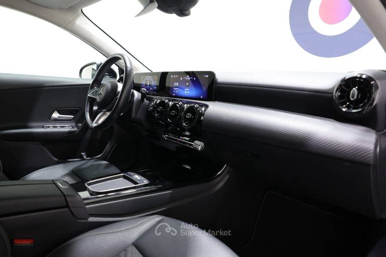 MERCEDES-BENZ Classe A 11
