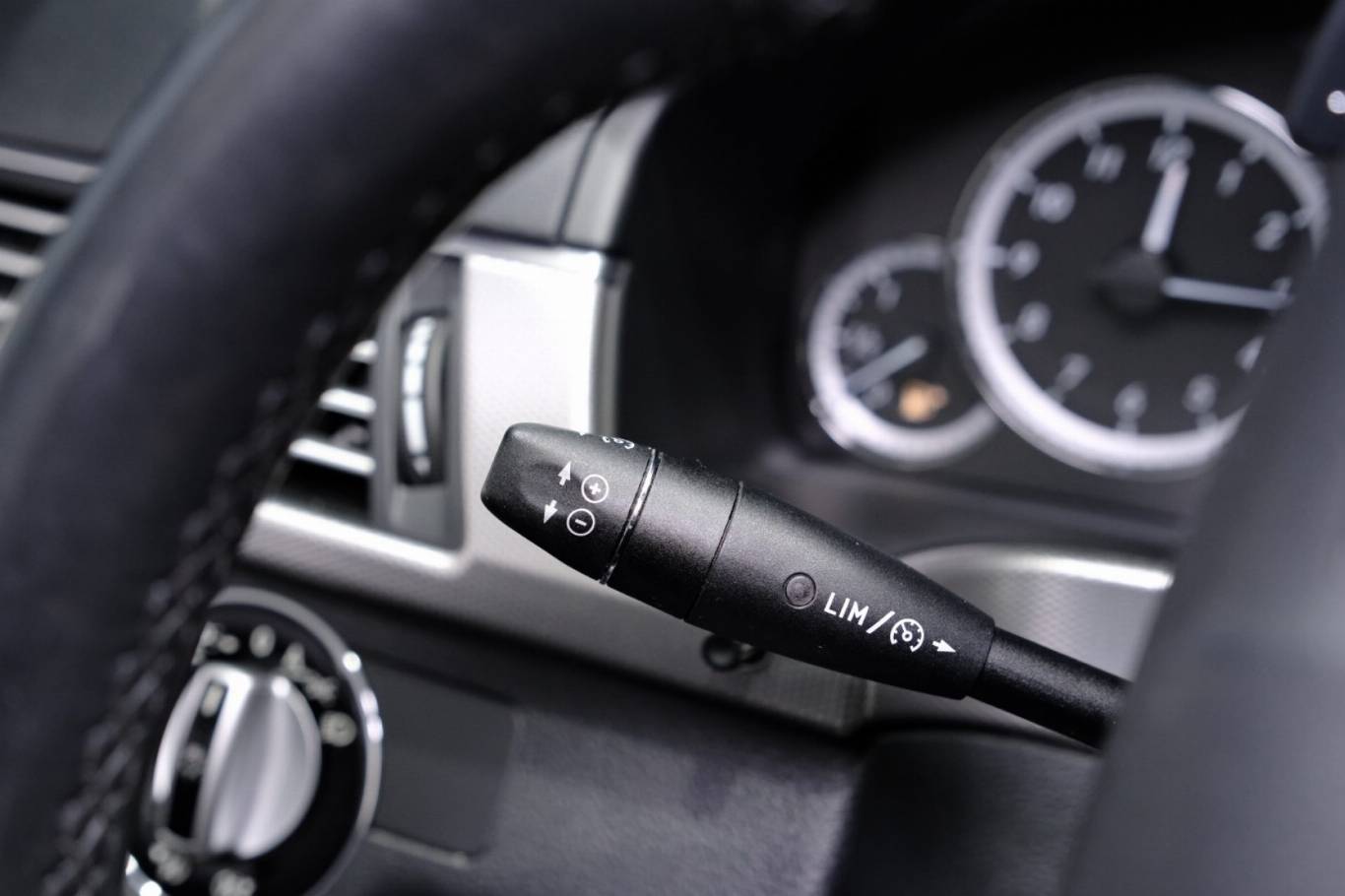 MERCEDES-BENZ E 250 25