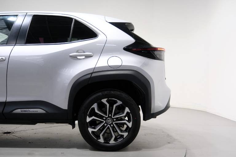 TOYOTA Yaris Cross 43