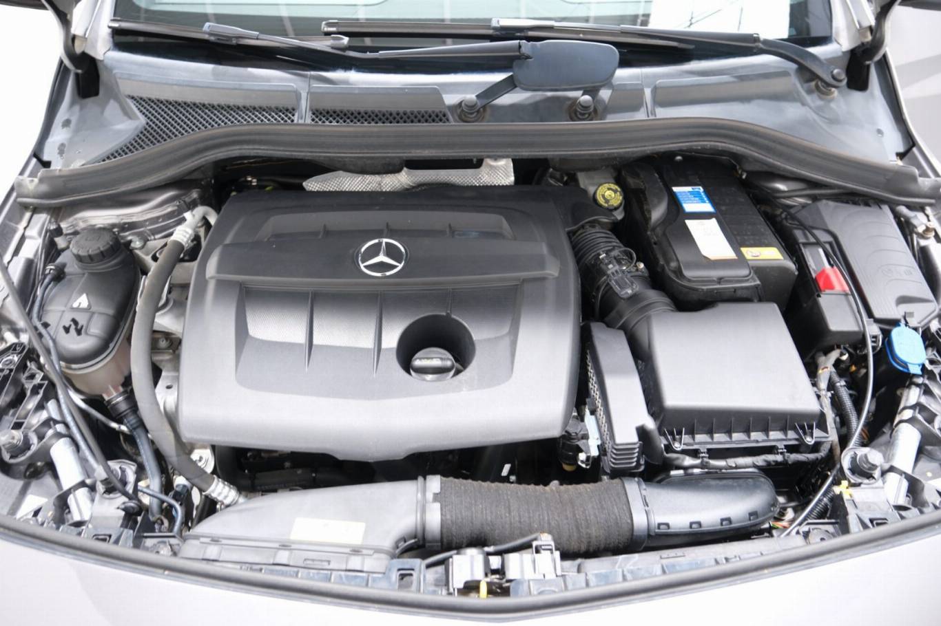 MERCEDES-BENZ B 180 55