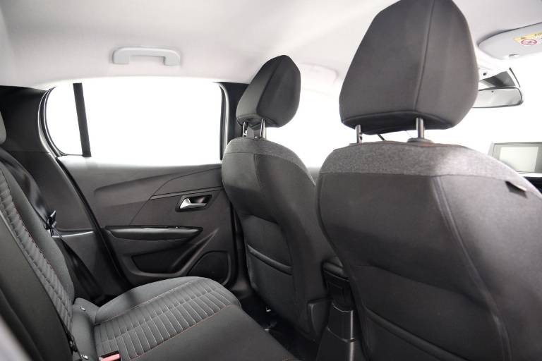 PEUGEOT 208 57