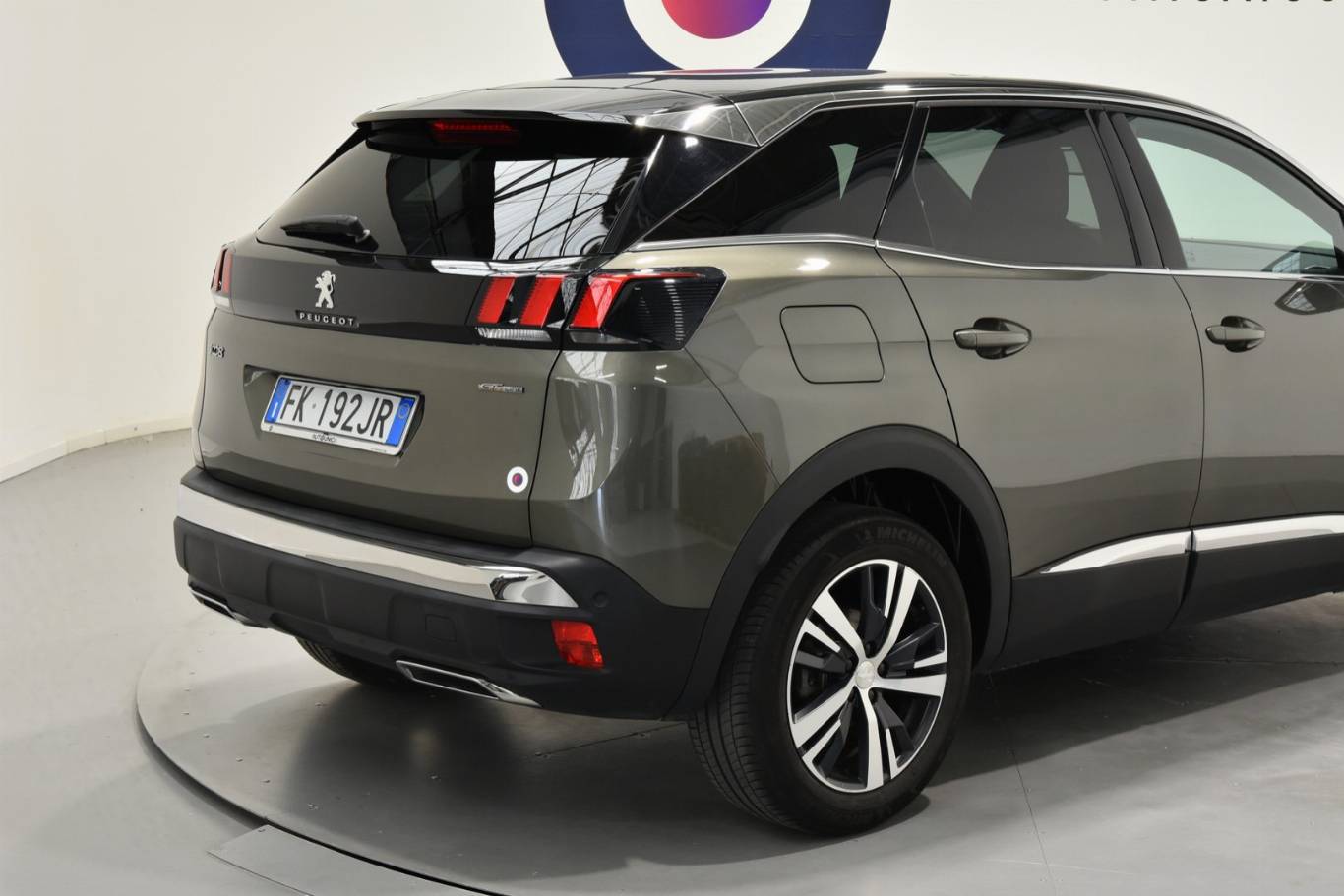 PEUGEOT 3008 17