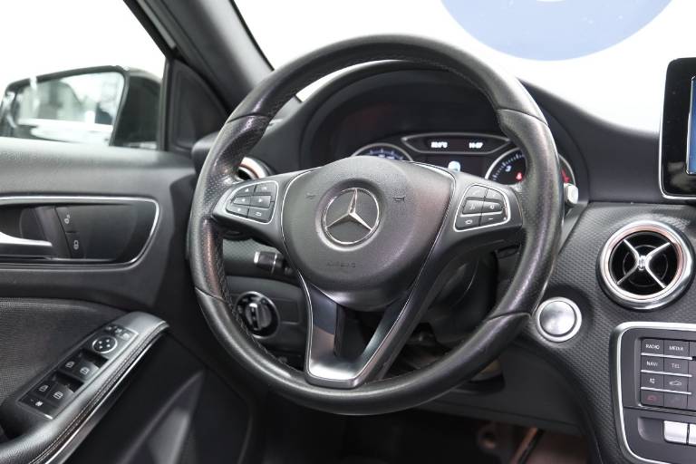 MERCEDES-BENZ A 180 41
