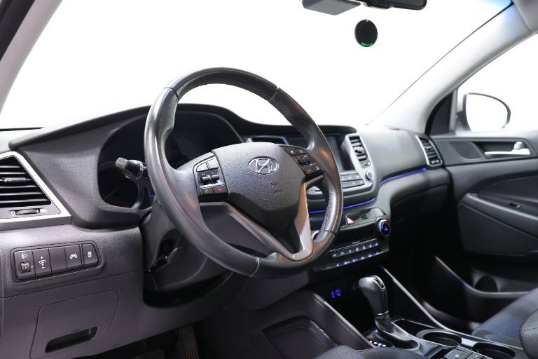 HYUNDAI Tucson 5