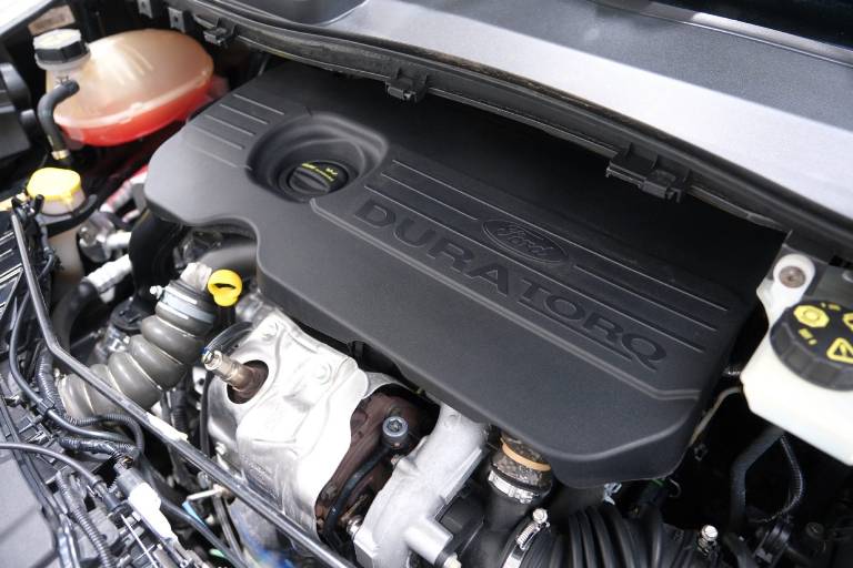 FORD Kuga 61