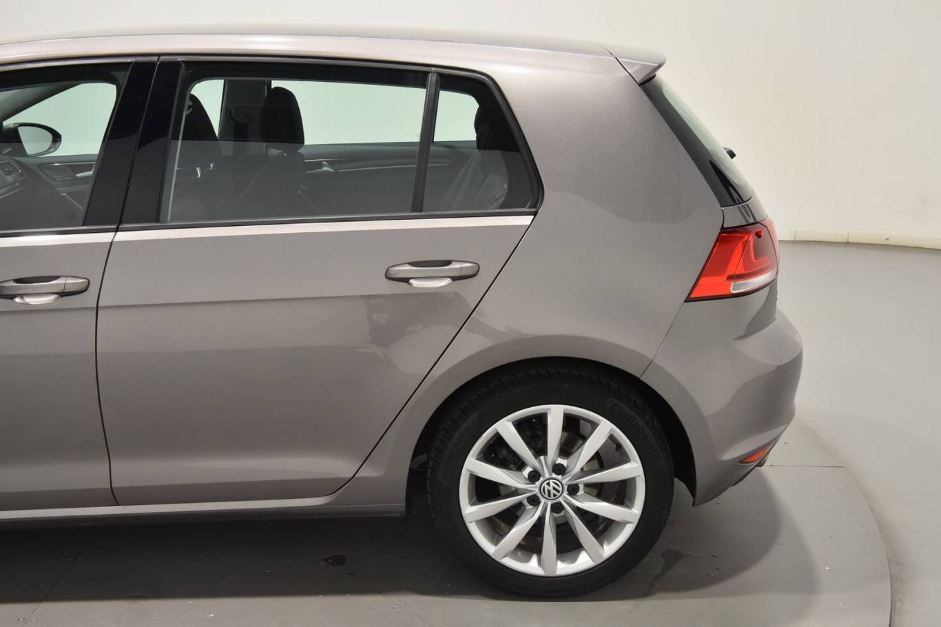 VOLKSWAGEN Golf 43