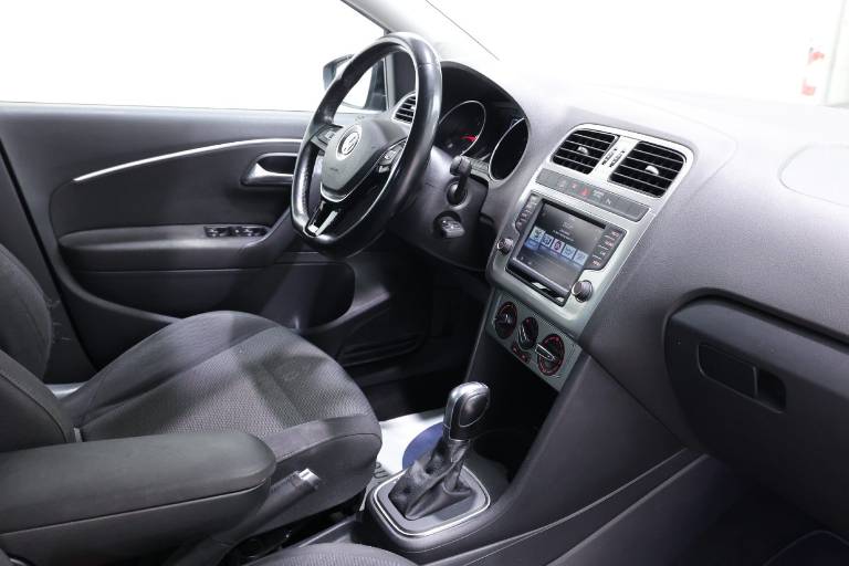 VOLKSWAGEN Polo 39