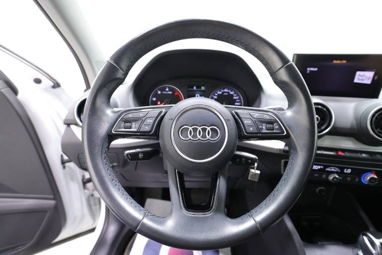 AUDI Q2 7