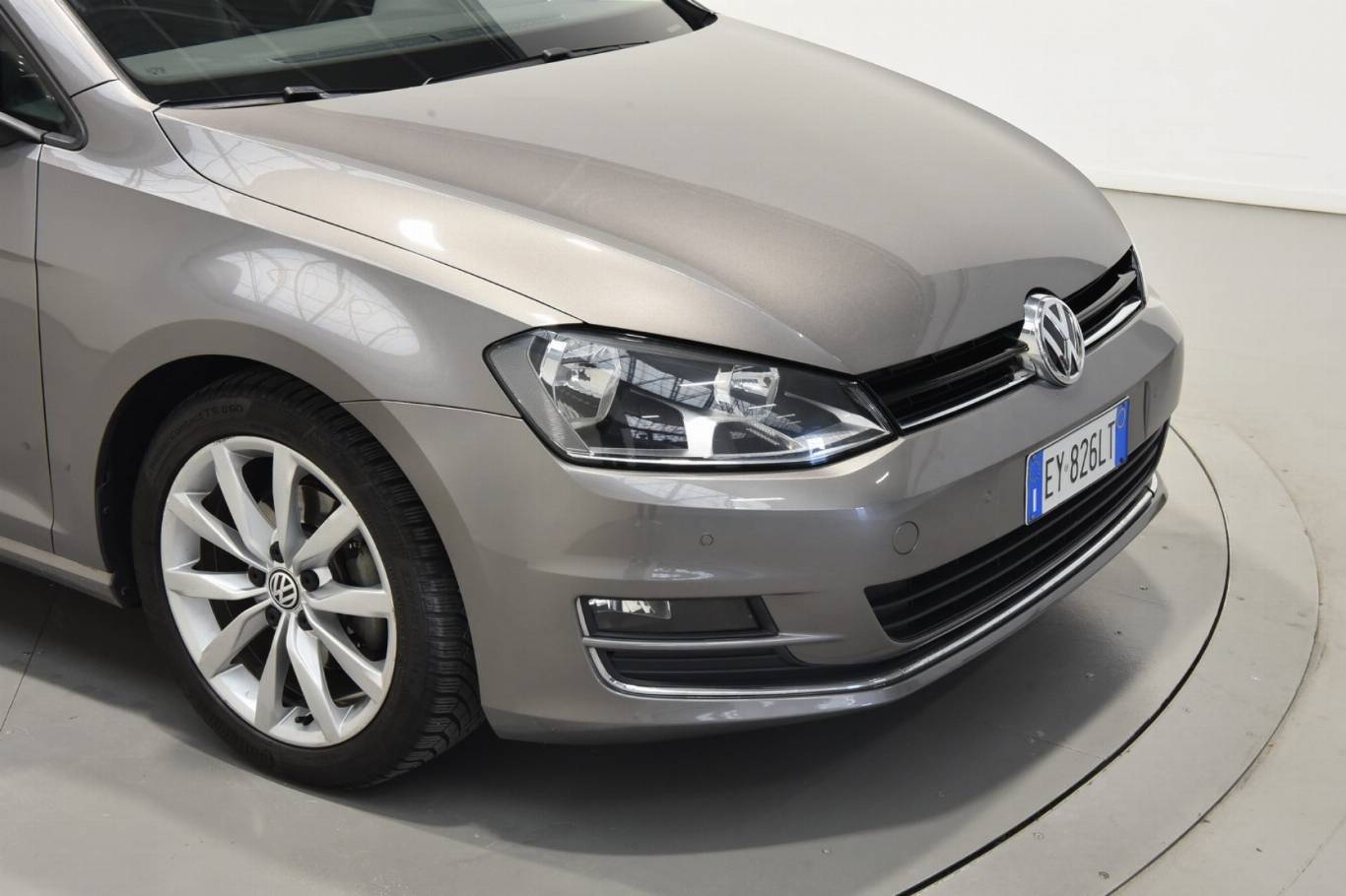 VOLKSWAGEN Golf 39
