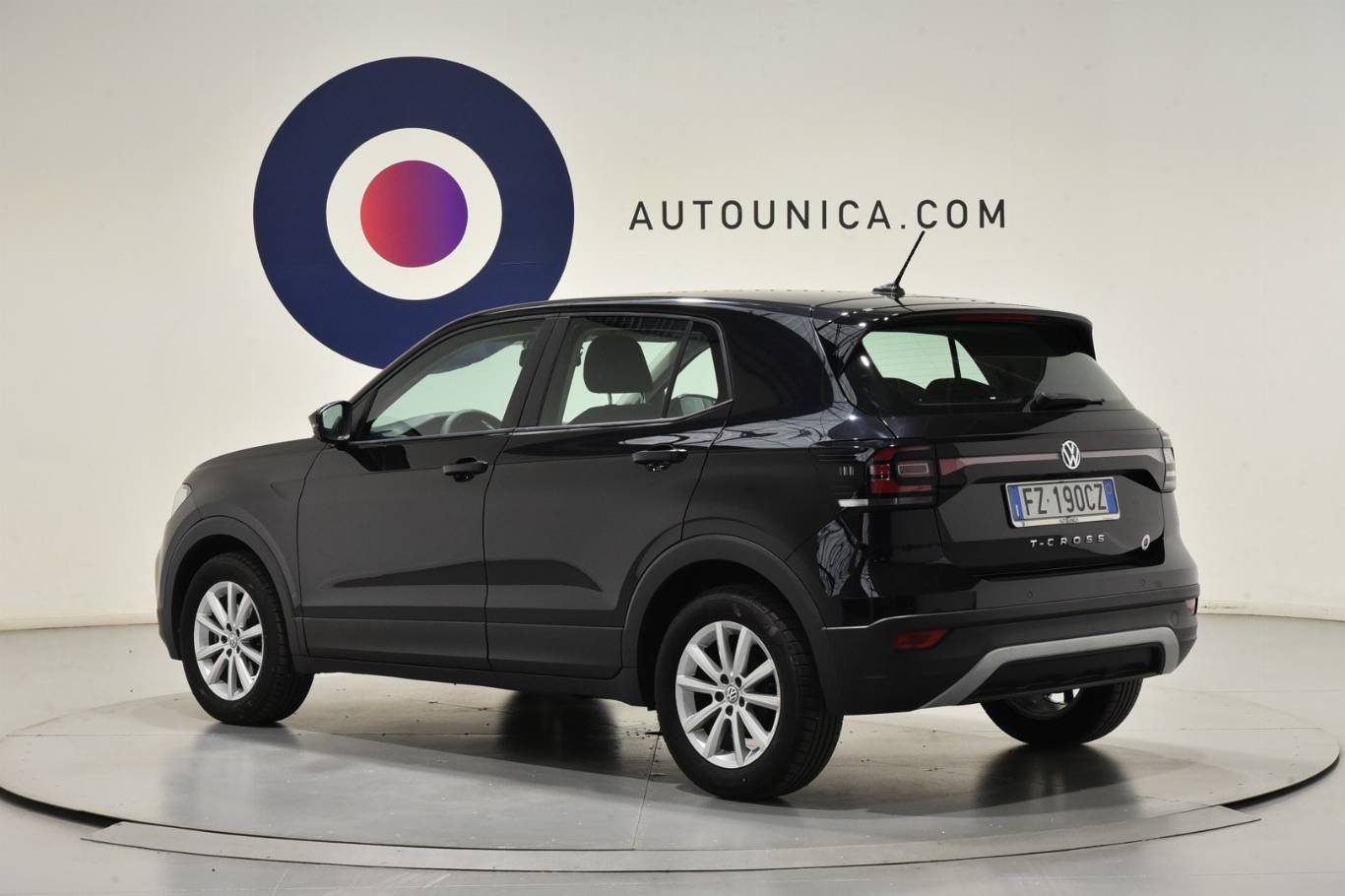 VOLKSWAGEN T-Cross 2