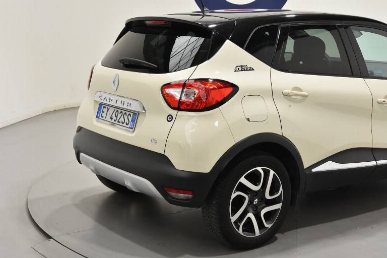 RENAULT Captur 18