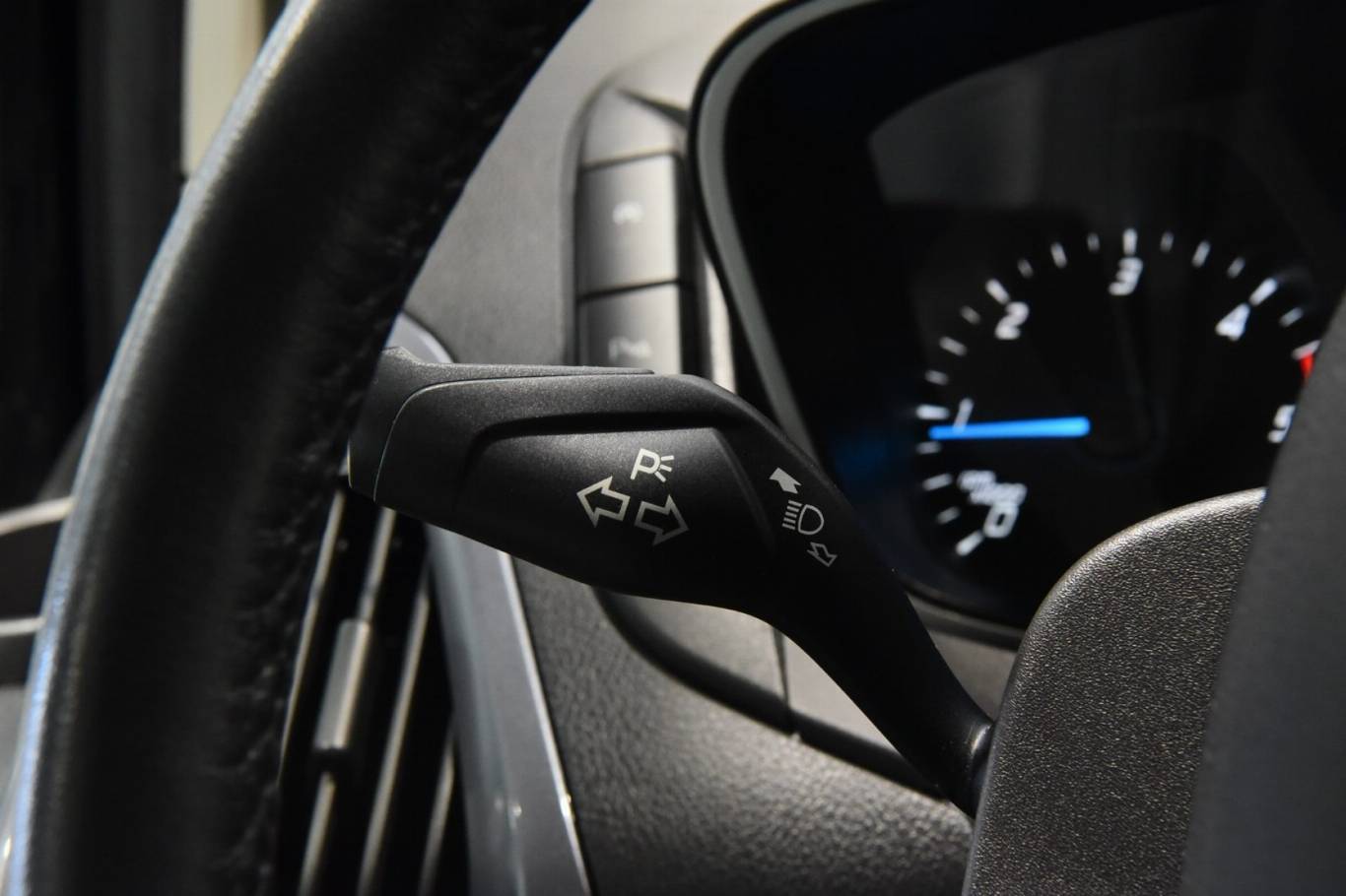 FORD Tourneo Custom 8