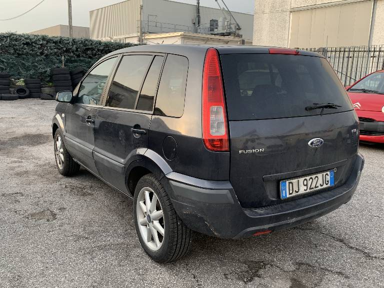 FORD Fusion 6