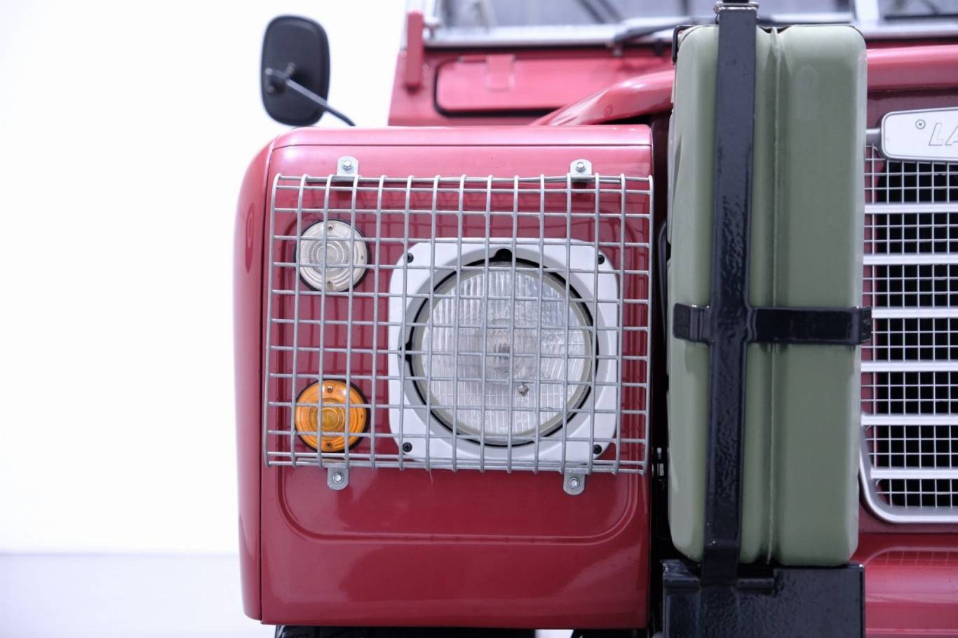 LAND ROVER Defender 12