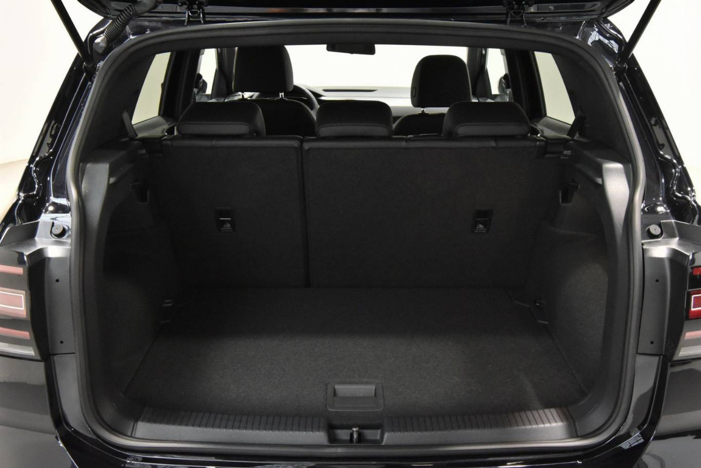 VOLKSWAGEN T-Cross 13