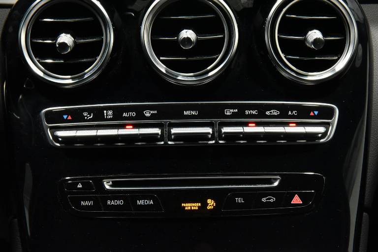 MERCEDES-BENZ GLC 250 11