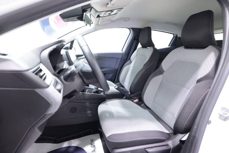 RENAULT Clio 6