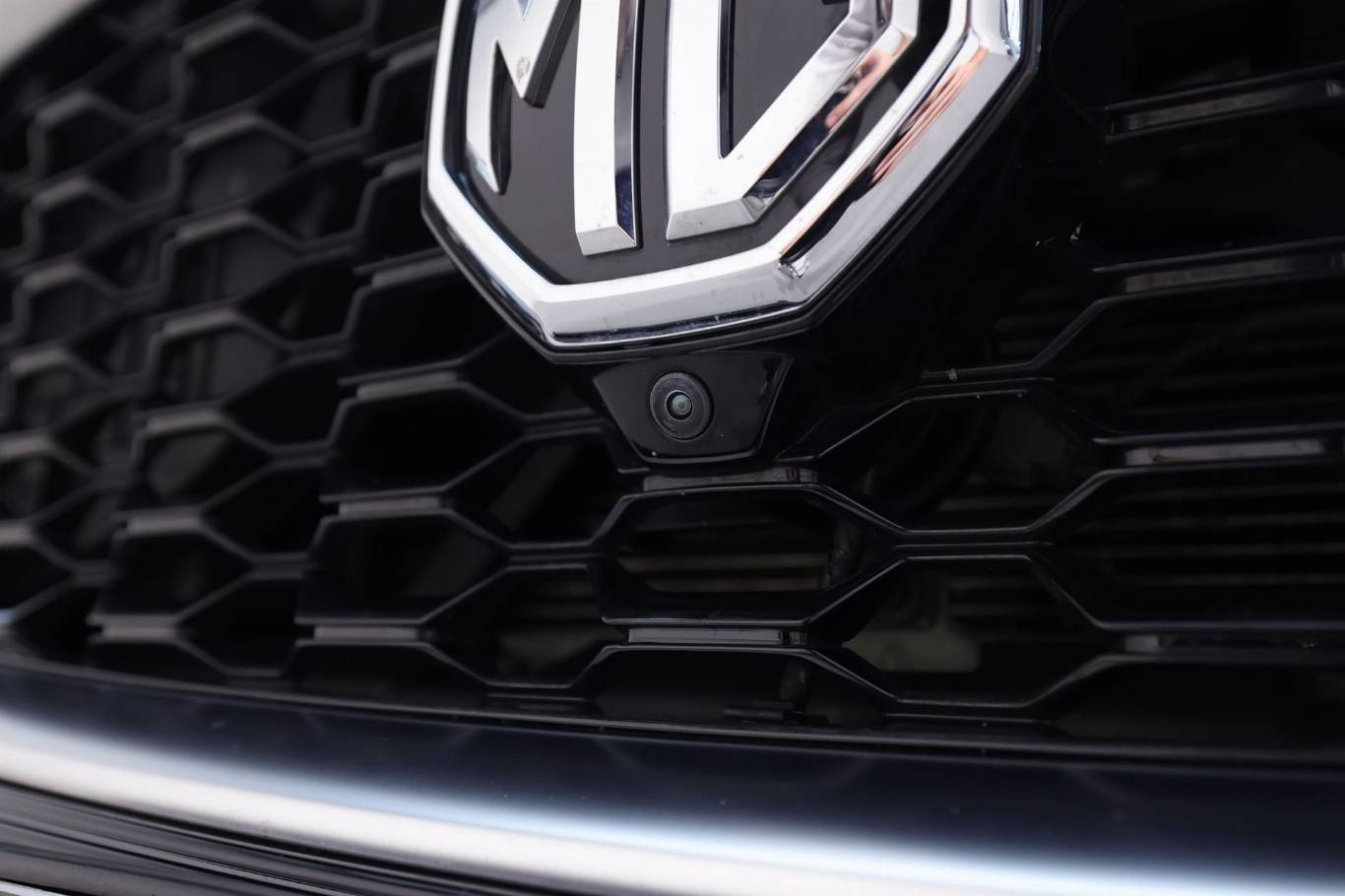 MG ZS 49