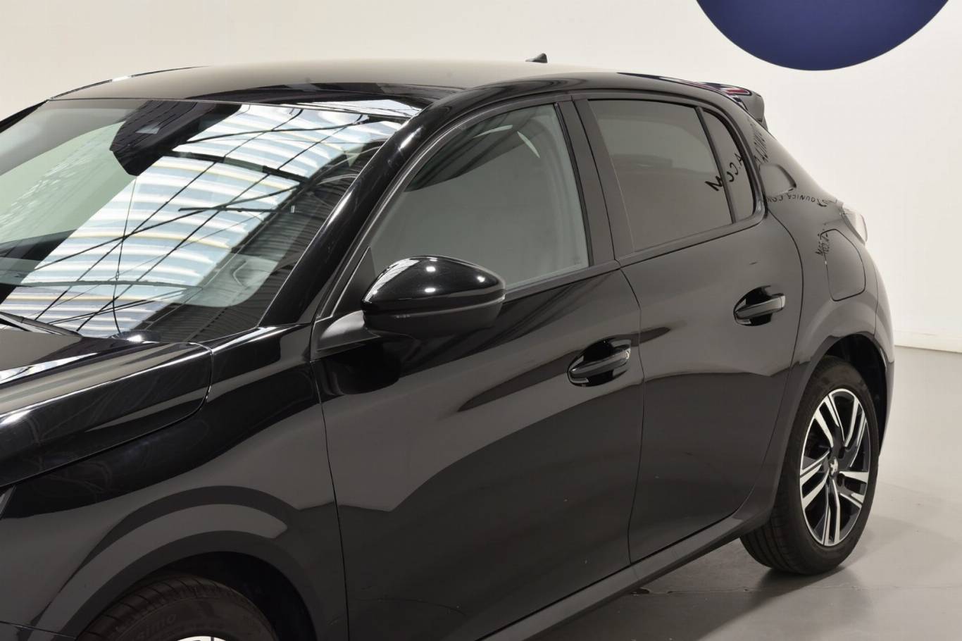 PEUGEOT 208 30