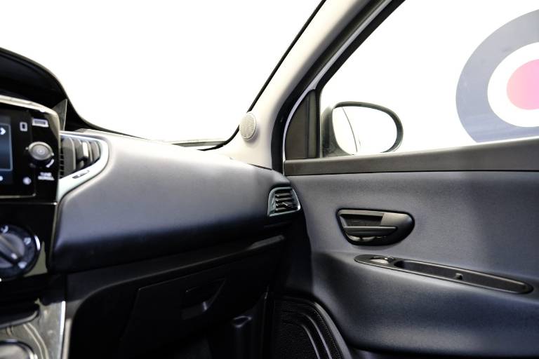 LANCIA Ypsilon 29