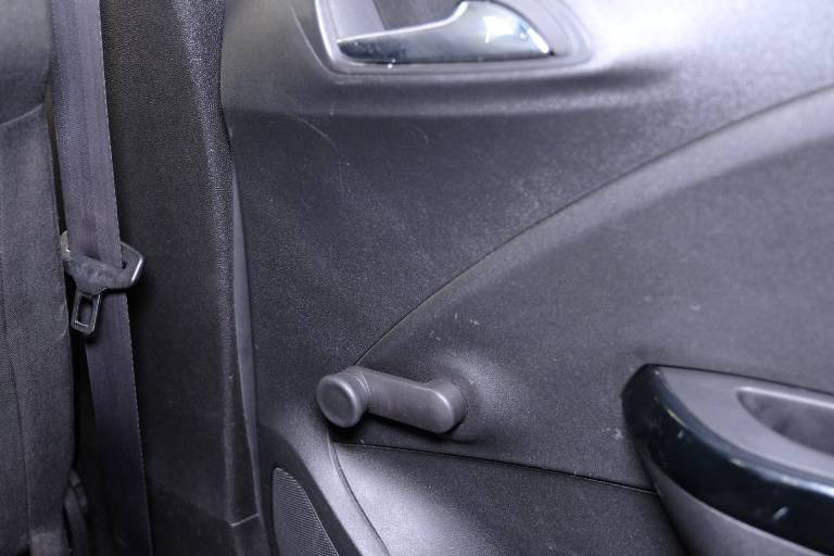 OPEL Corsa 33