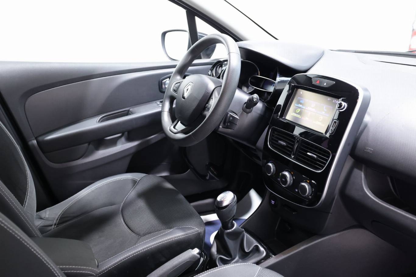 RENAULT Clio 36