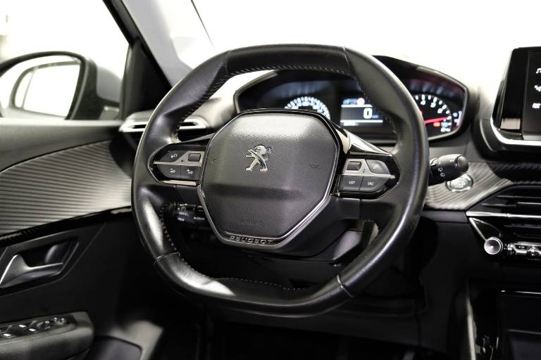 PEUGEOT 208 35