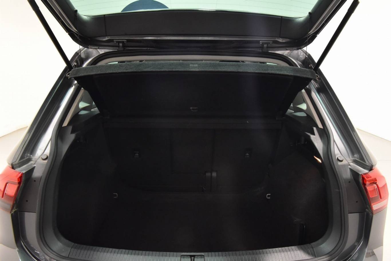 VOLKSWAGEN Tiguan 33