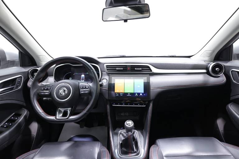 MG ZS 10