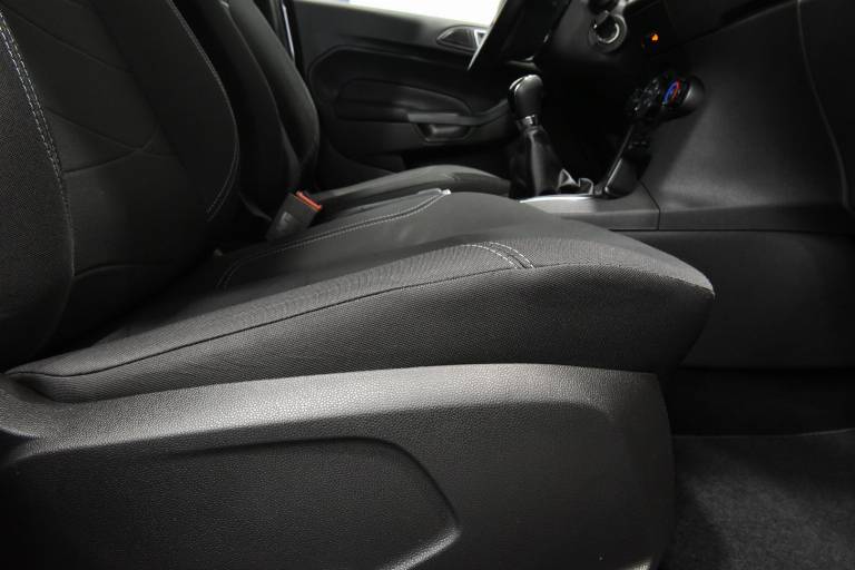FORD Fiesta 42