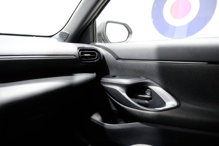 TOYOTA Yaris Cross 34