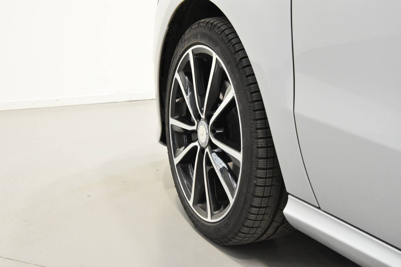 MERCEDES-BENZ B 200 8