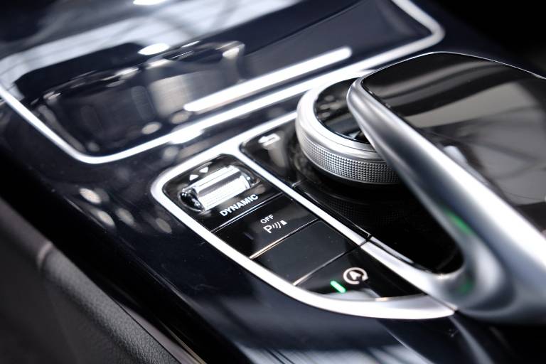 MERCEDES-BENZ C 220 29