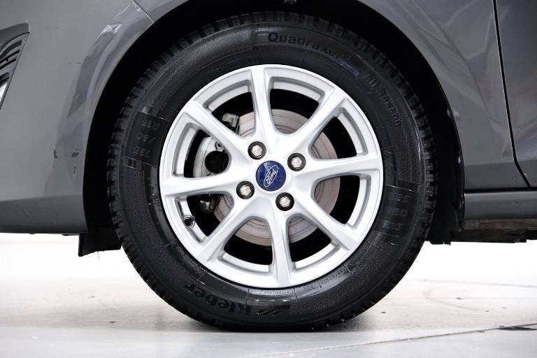 FORD Fiesta 12