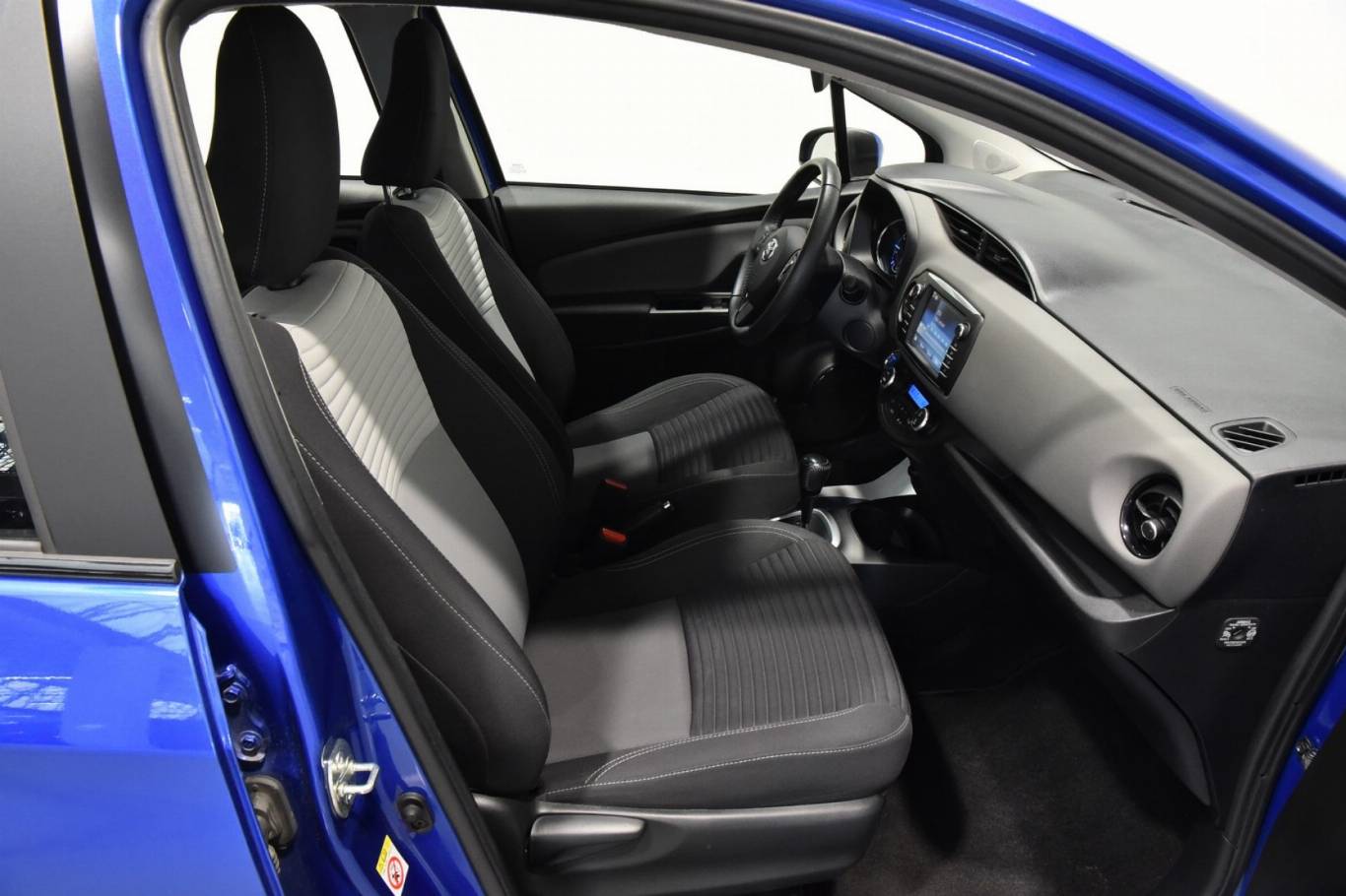 TOYOTA Yaris 21