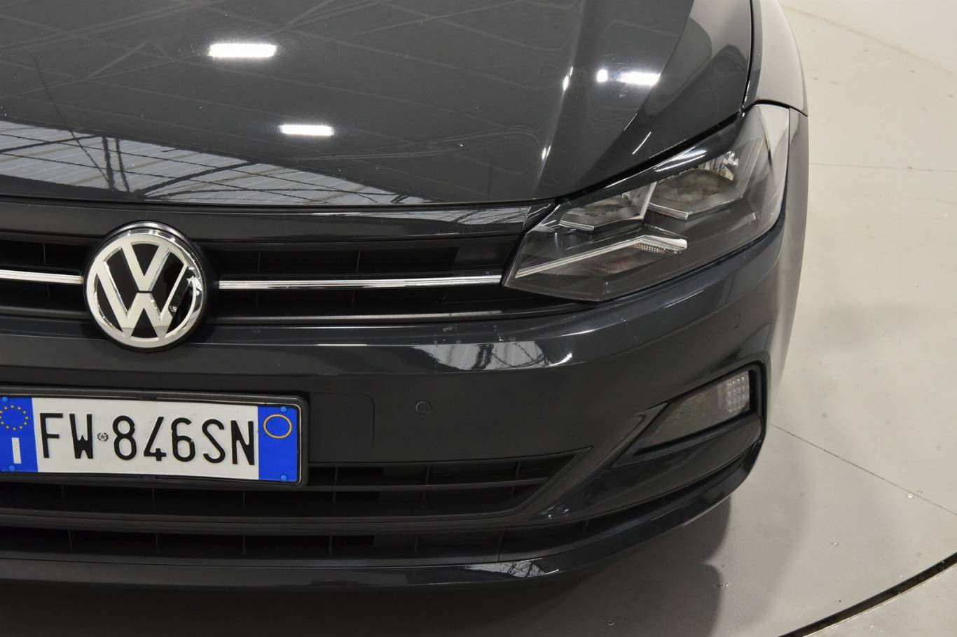 VOLKSWAGEN Polo 6