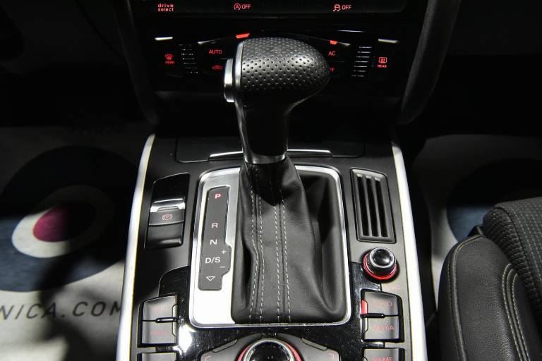 AUDI A4 10