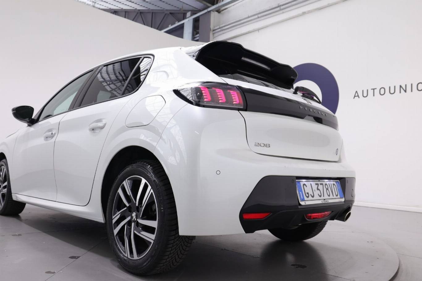 PEUGEOT 208 42