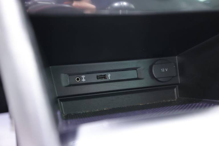 VOLKSWAGEN Tiguan 33