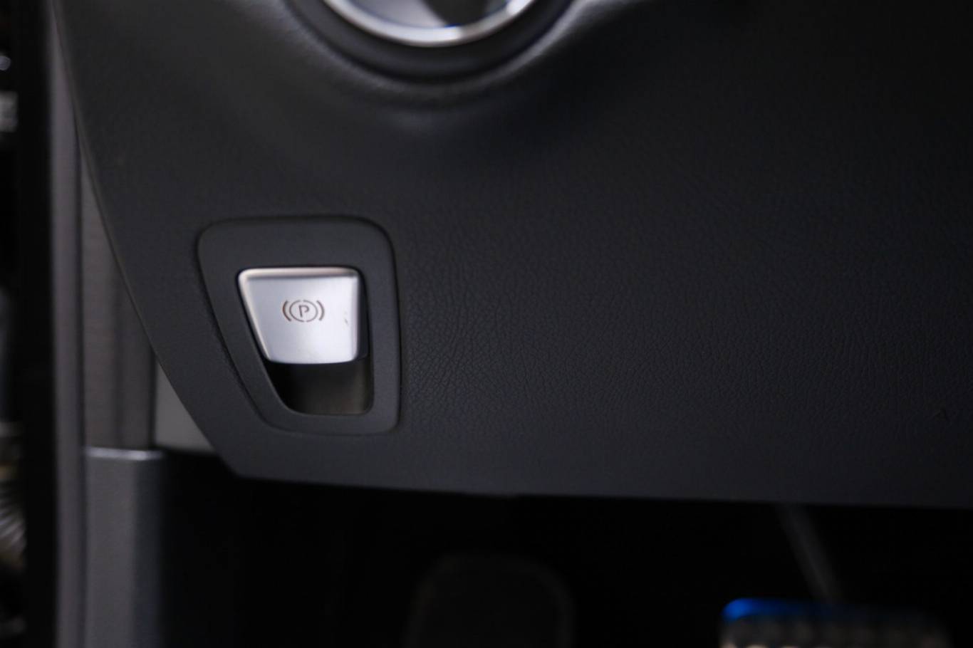 MERCEDES-BENZ C 220 30