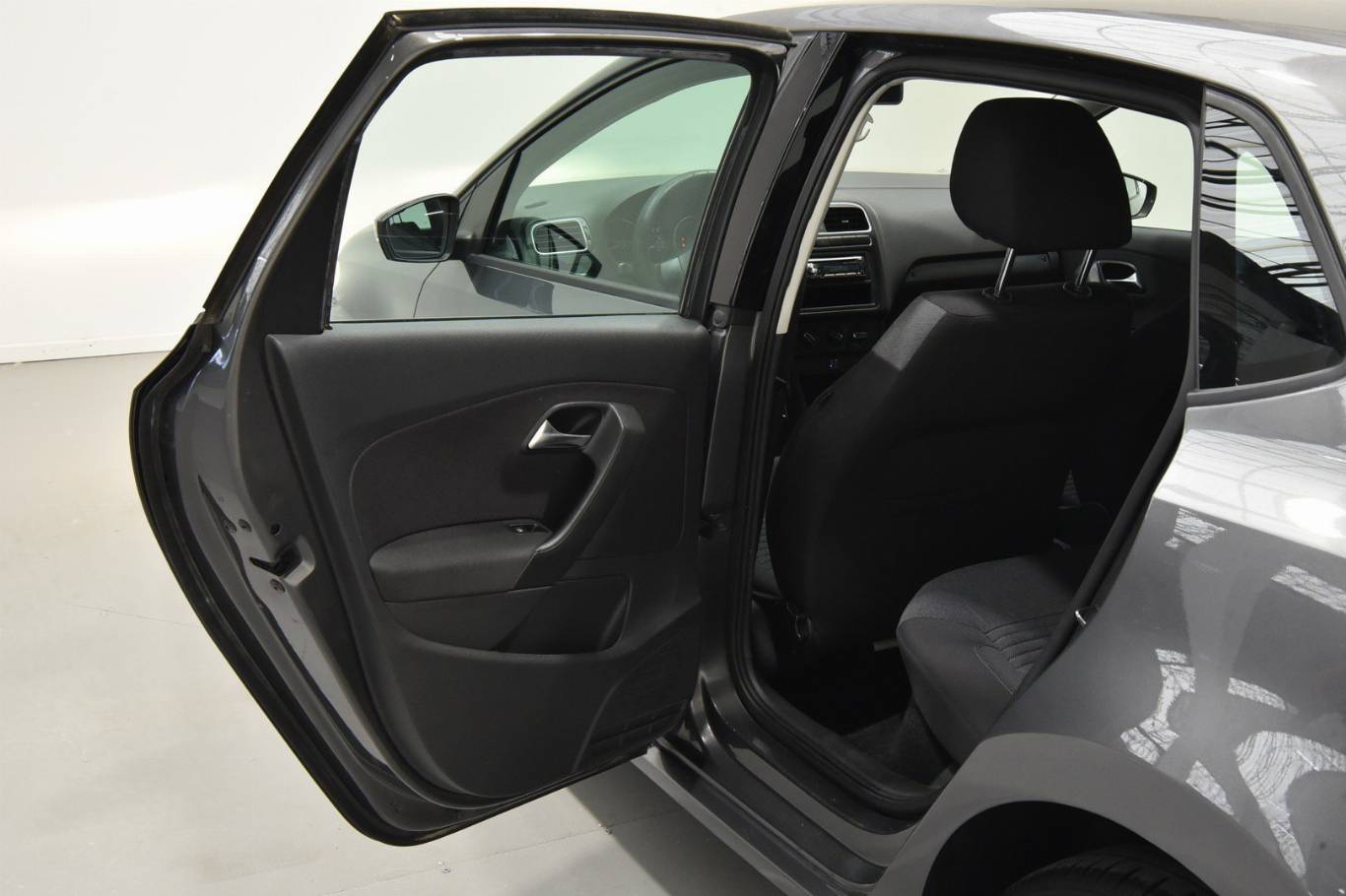 VOLKSWAGEN Polo 36