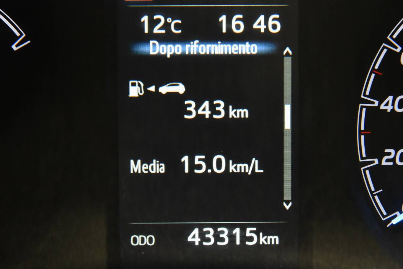 TOYOTA Yaris 11