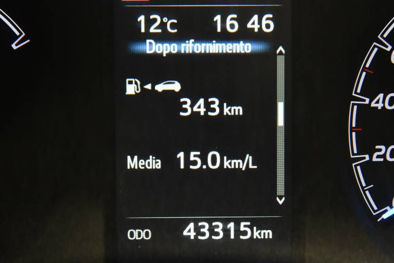 TOYOTA Yaris 11