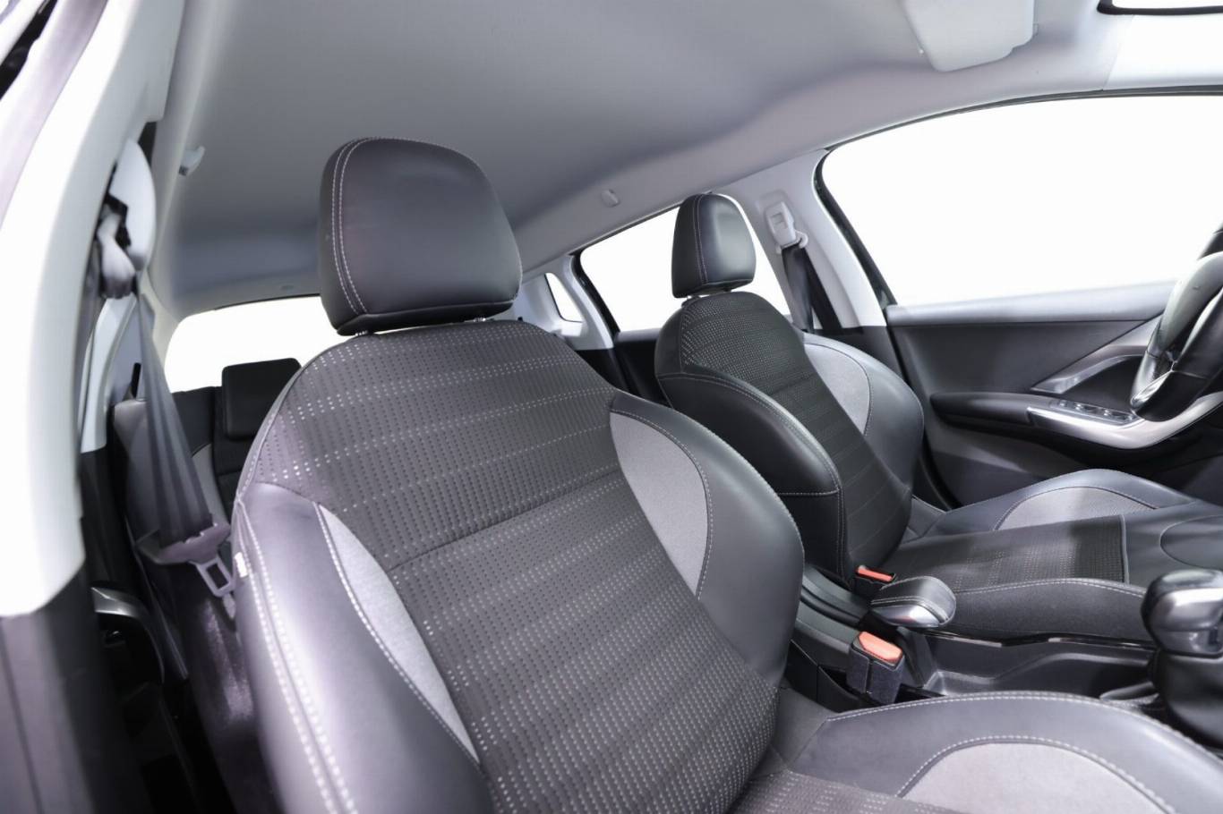 PEUGEOT 2008 43