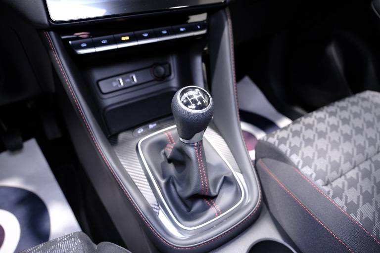 MG ZS 27