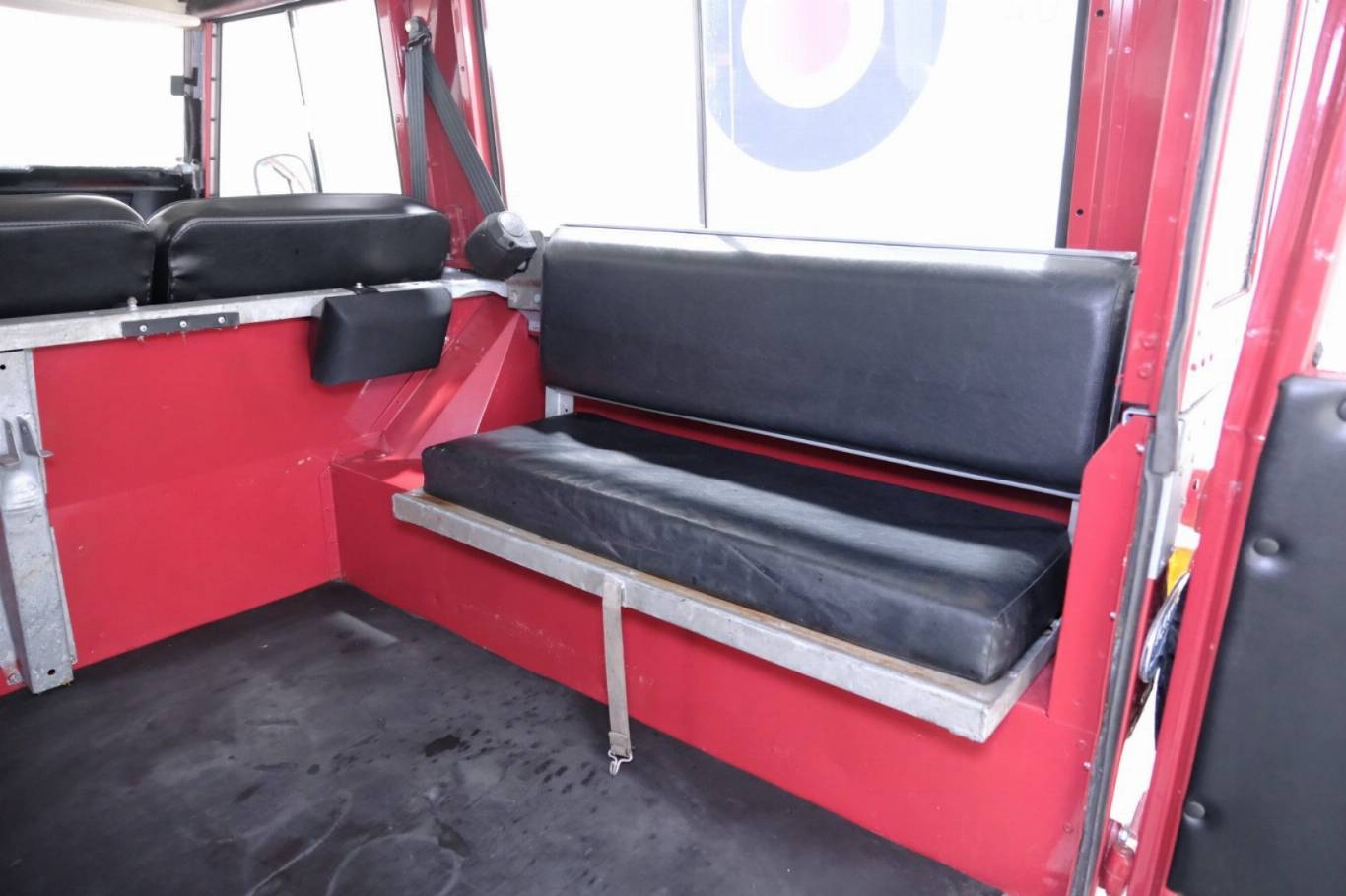 LAND ROVER Defender 25