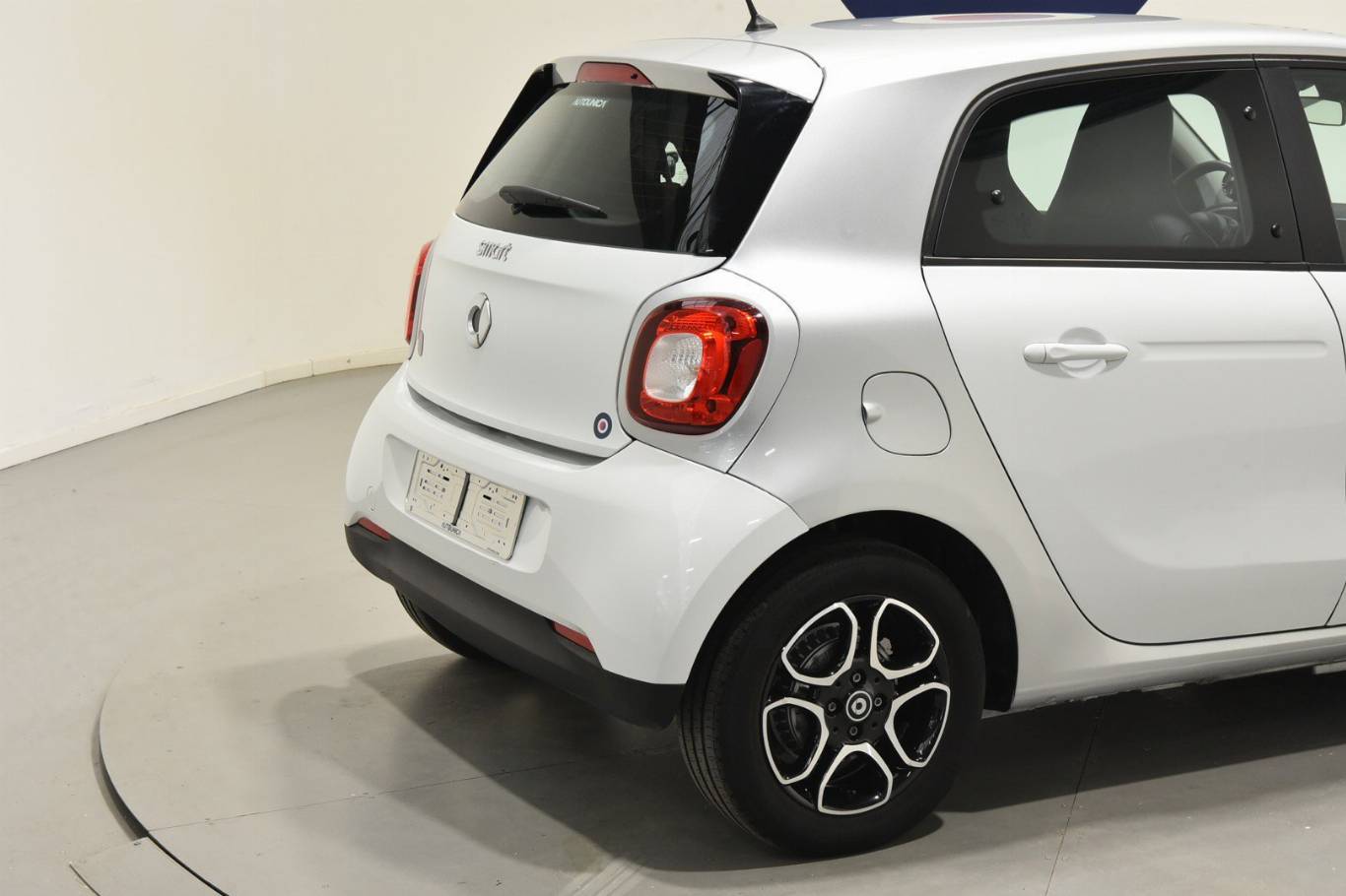 SMART ForFour 18