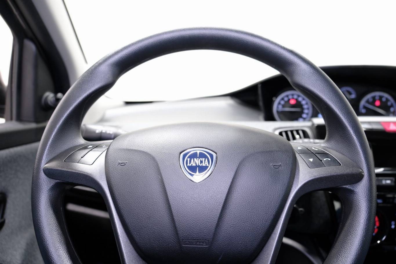 LANCIA Ypsilon 7
