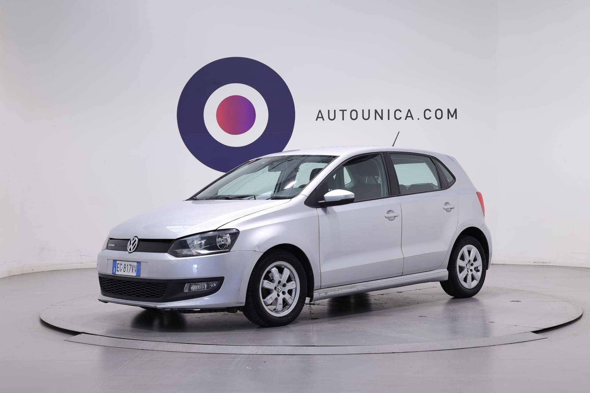 VOLKSWAGEN Polo